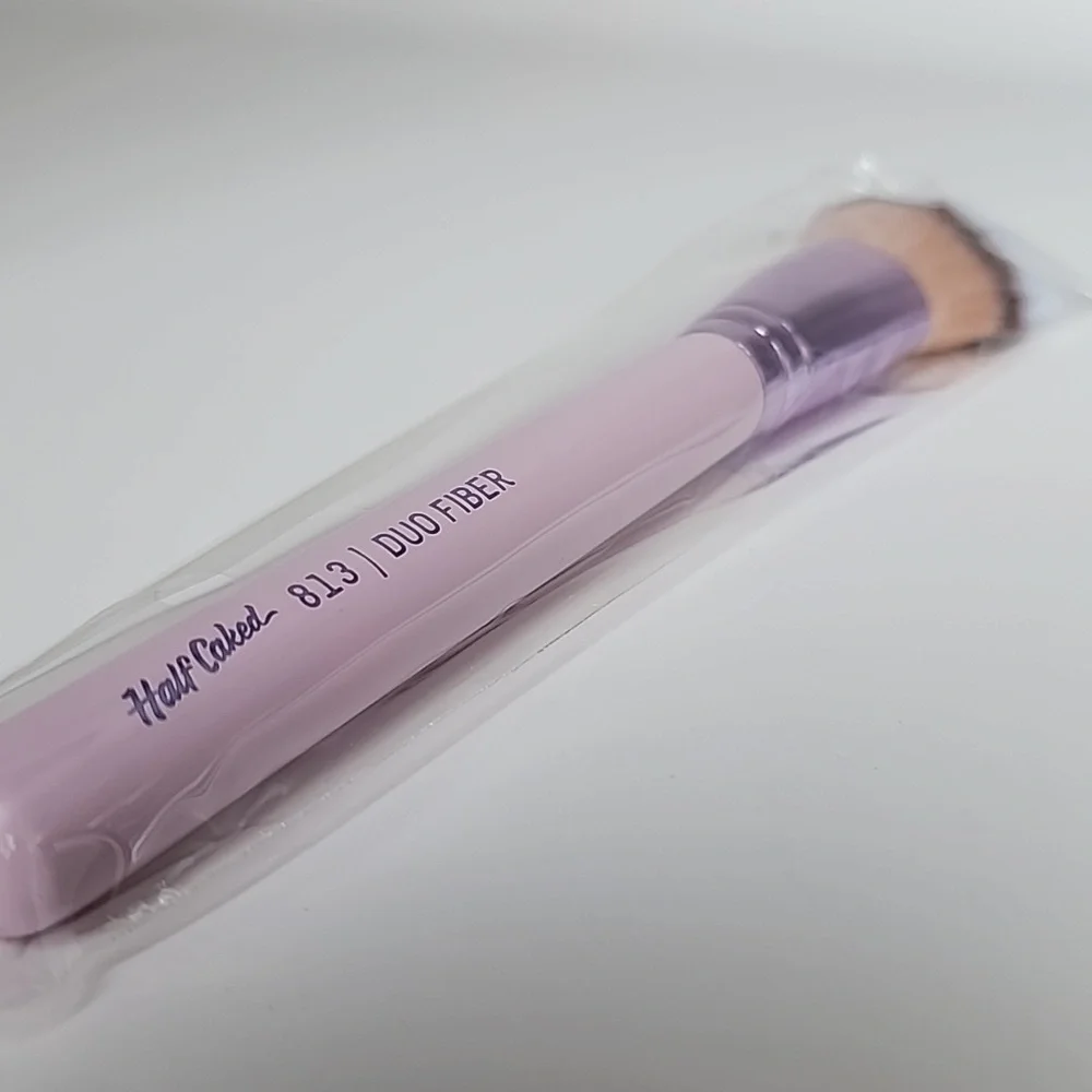Half Caked 813 Duo Fiber Makeup Brush